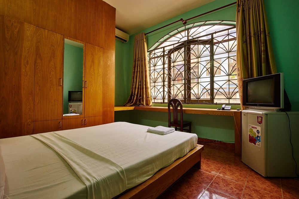 Ha Vy Hotel Thành Pho Ho Chí Minh Esterno foto