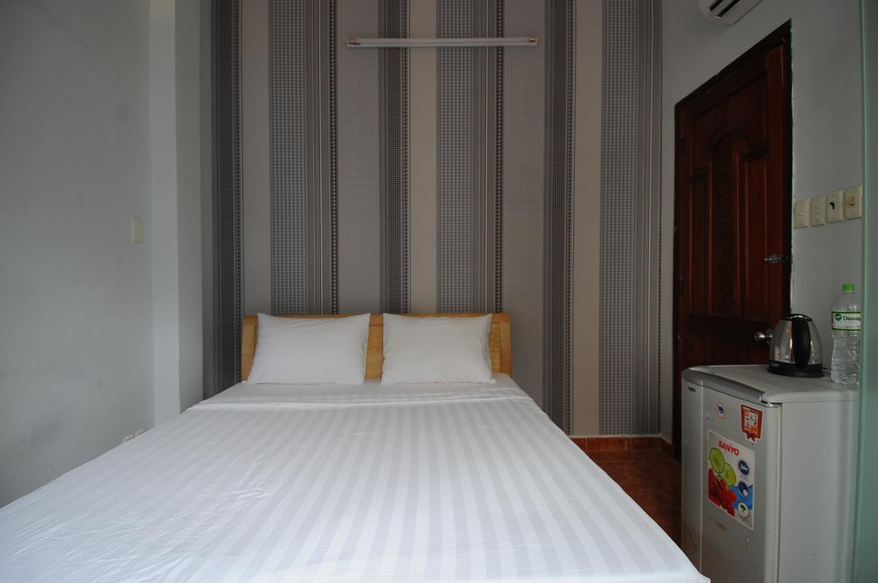 Ha Vy Hotel Thành Pho Ho Chí Minh Esterno foto