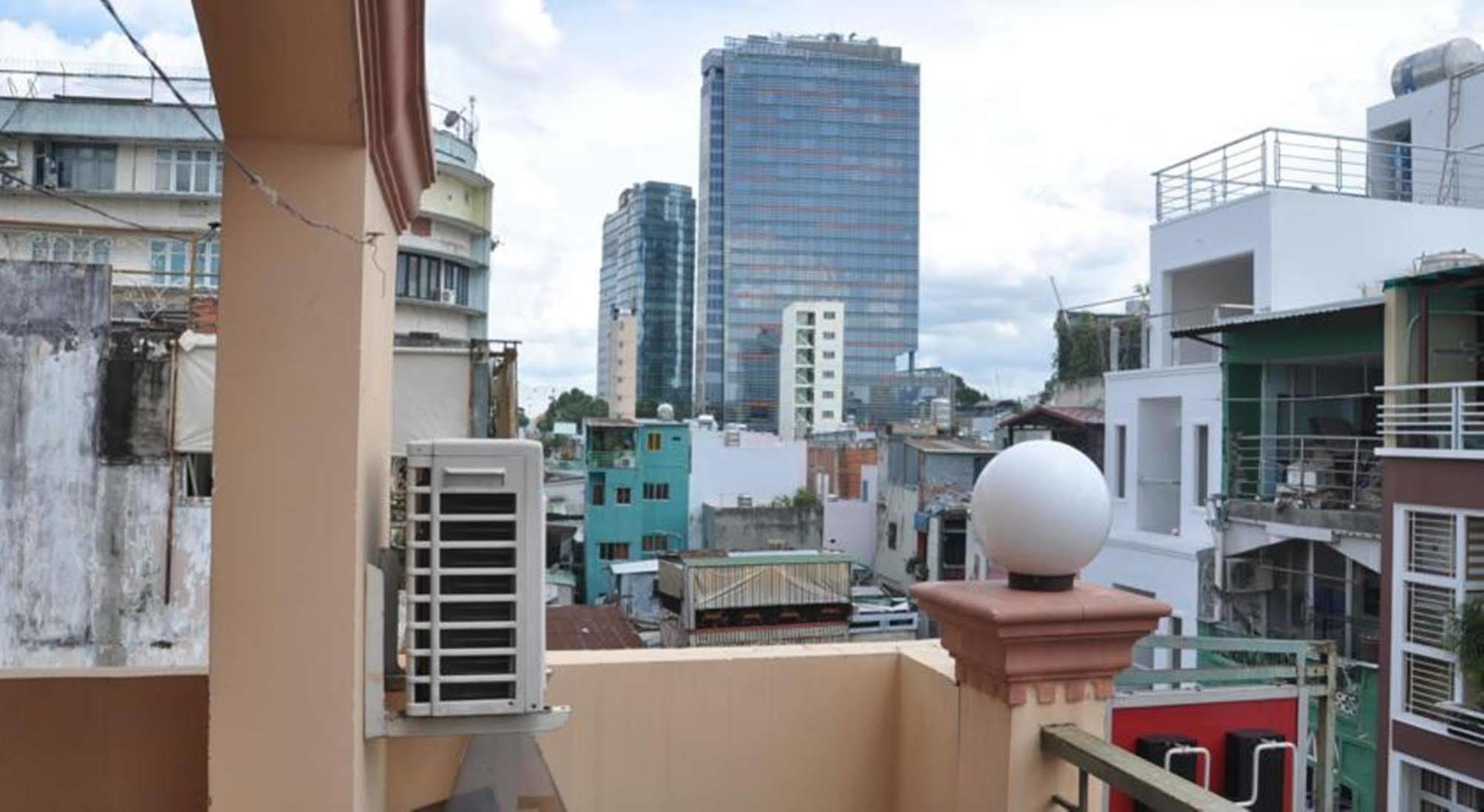 Ha Vy Hotel Thành Pho Ho Chí Minh Esterno foto
