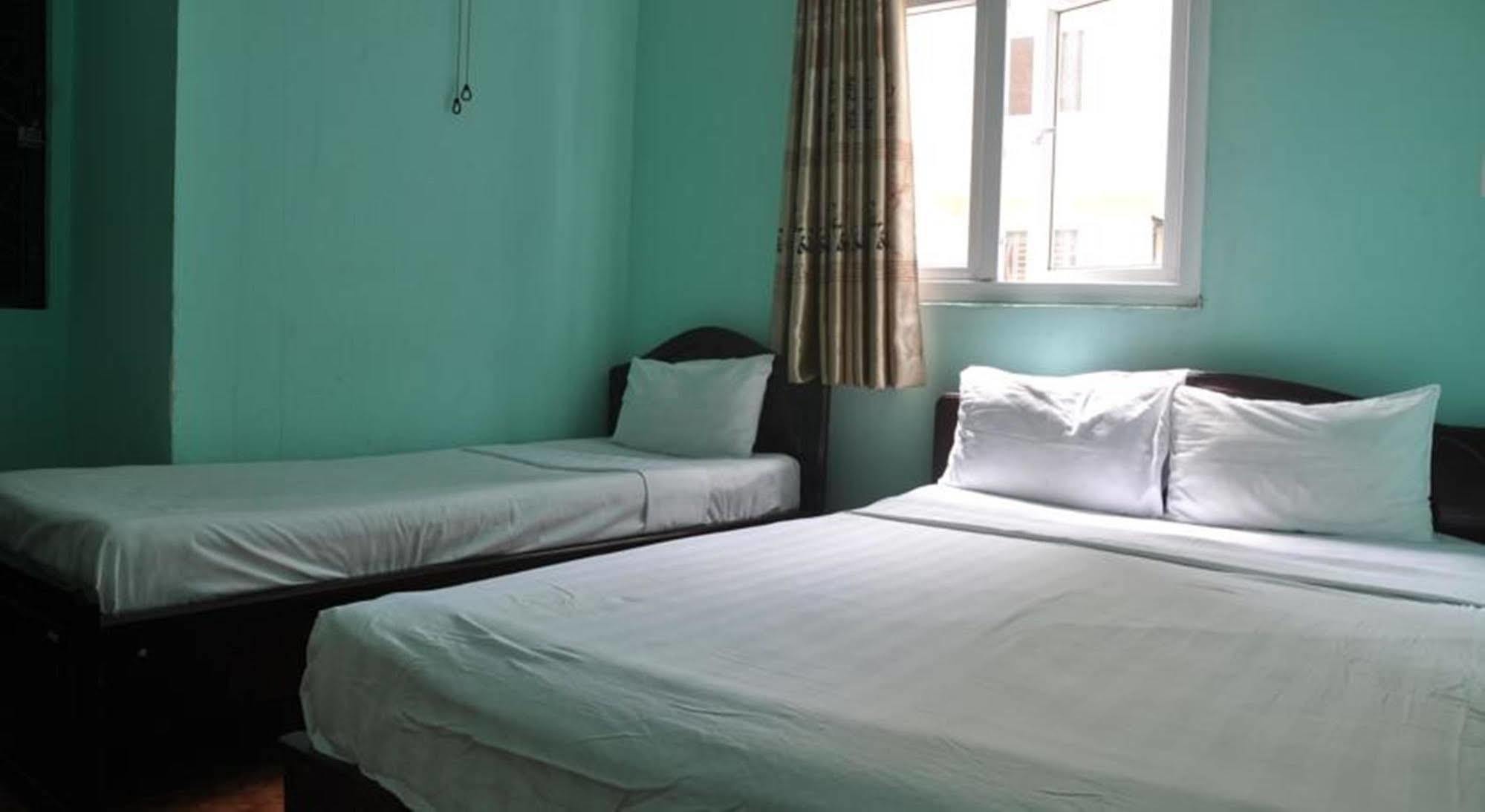 Ha Vy Hotel Thành Pho Ho Chí Minh Esterno foto