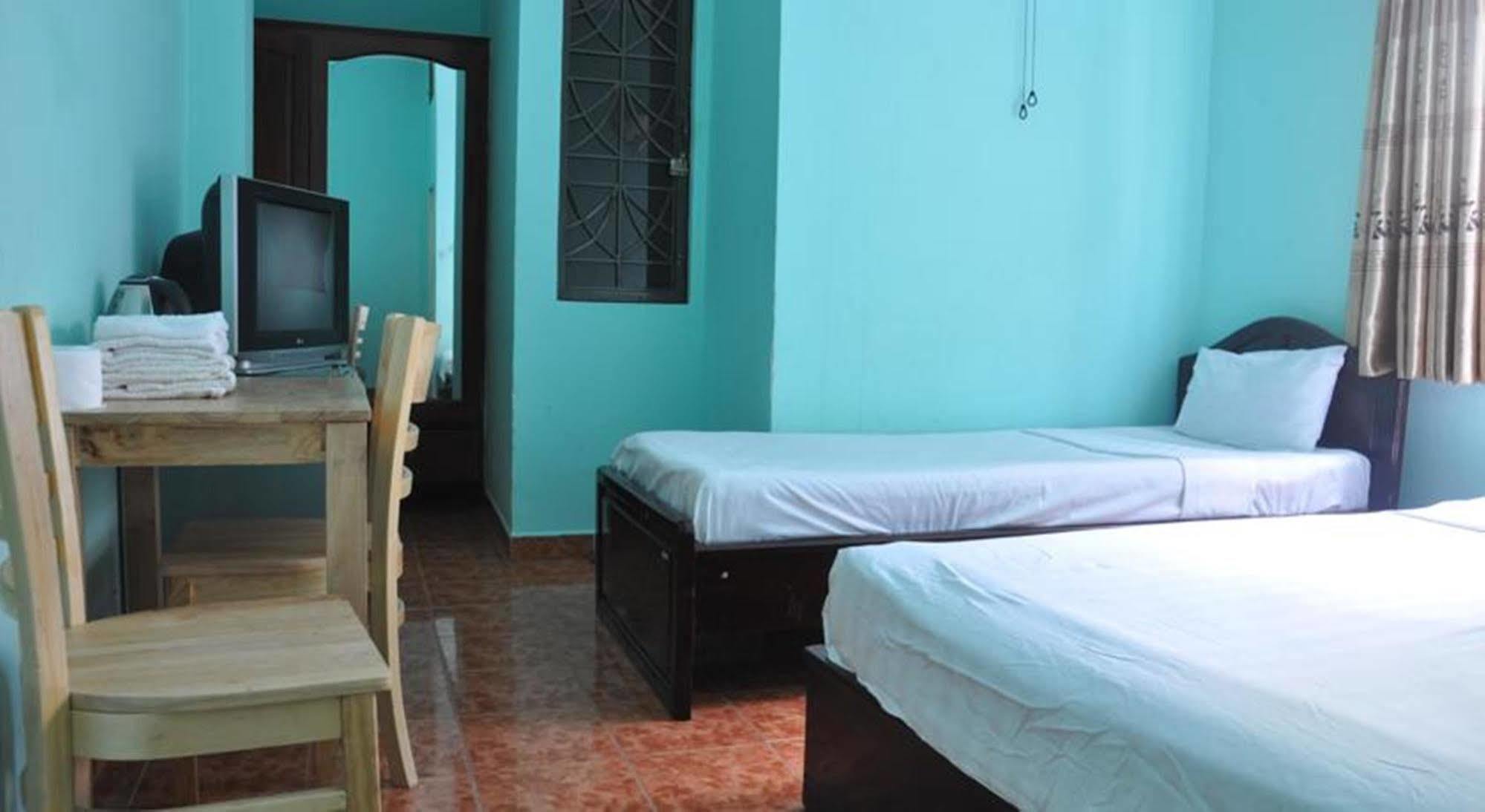 Ha Vy Hotel Thành Pho Ho Chí Minh Esterno foto