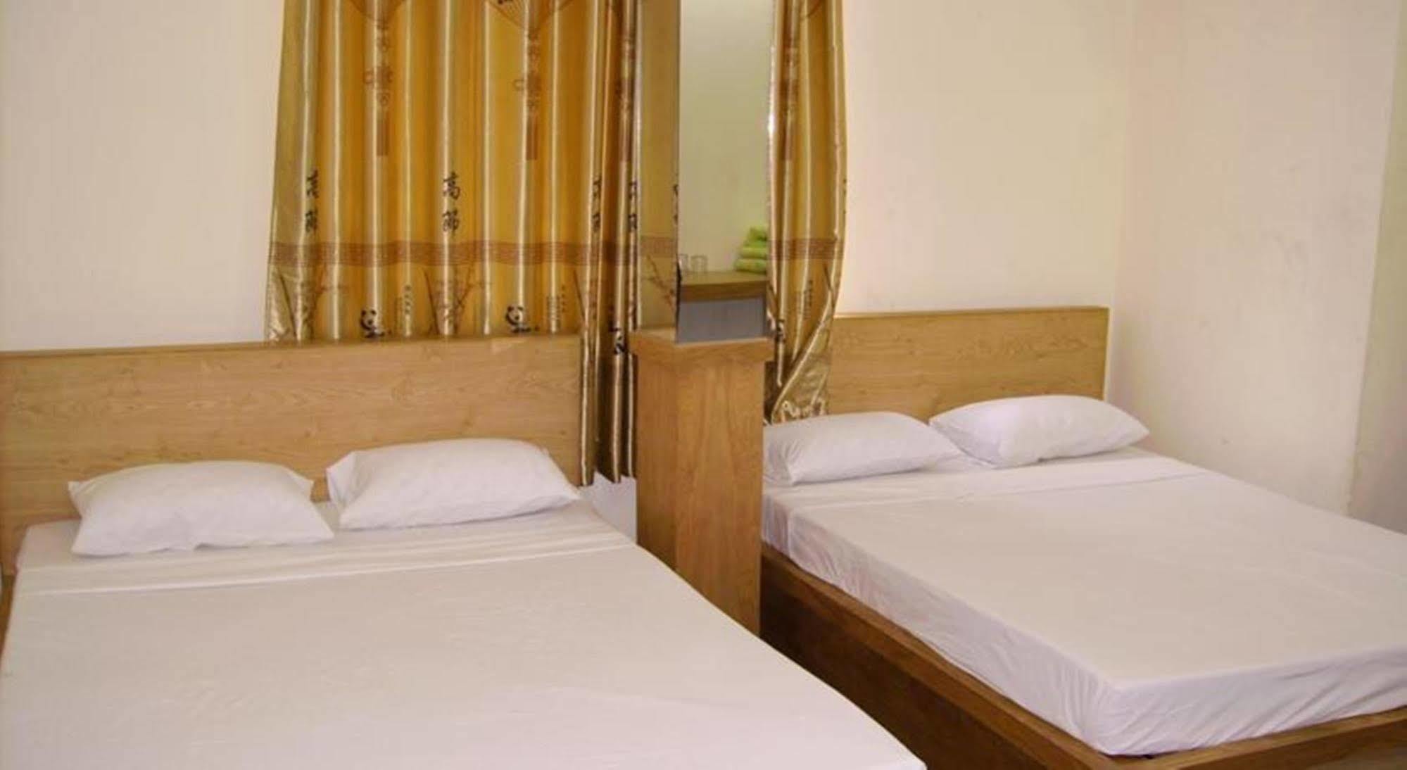 Ha Vy Hotel Thành Pho Ho Chí Minh Esterno foto