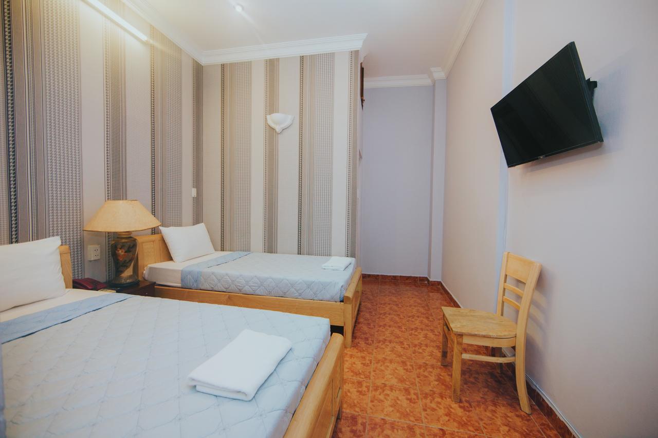 Ha Vy Hotel Thành Pho Ho Chí Minh Esterno foto
