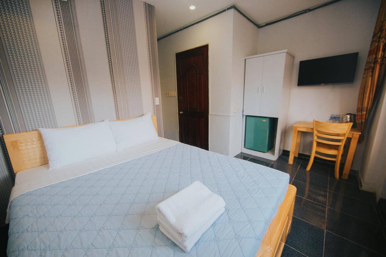 Ha Vy Hotel Thành Pho Ho Chí Minh Esterno foto