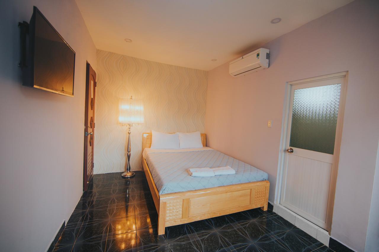Ha Vy Hotel Thành Pho Ho Chí Minh Esterno foto