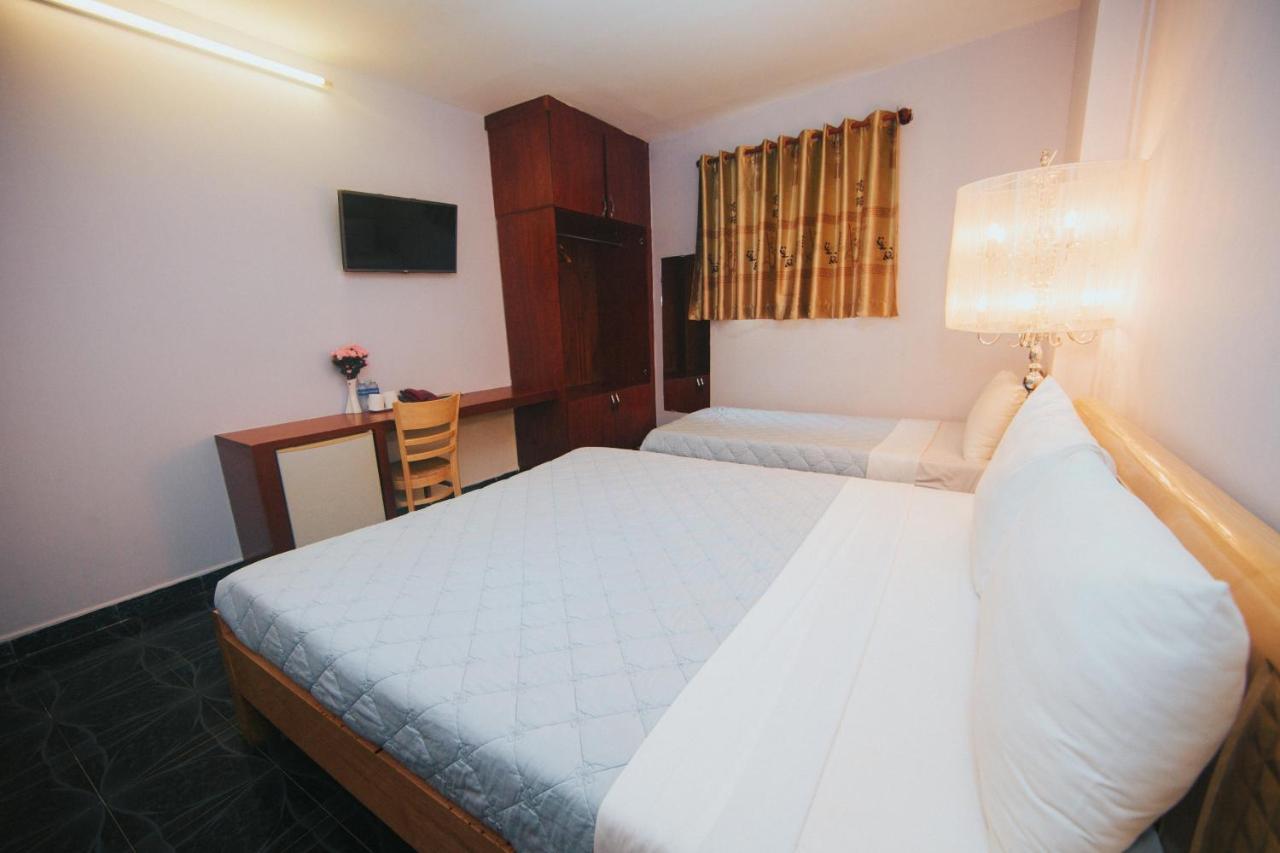 Ha Vy Hotel Thành Pho Ho Chí Minh Esterno foto